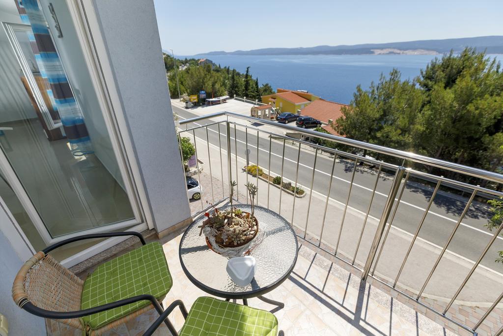 Apartments Sara & Nina Omiš Exterior foto